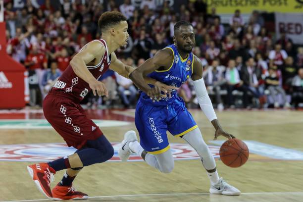 更是源于他 更是源于他