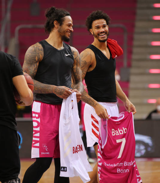 同时也是一 同时也是一